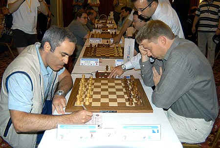 http://de.chessbase.com/portals/3/files/2006/Shirov/News_S2.jpg