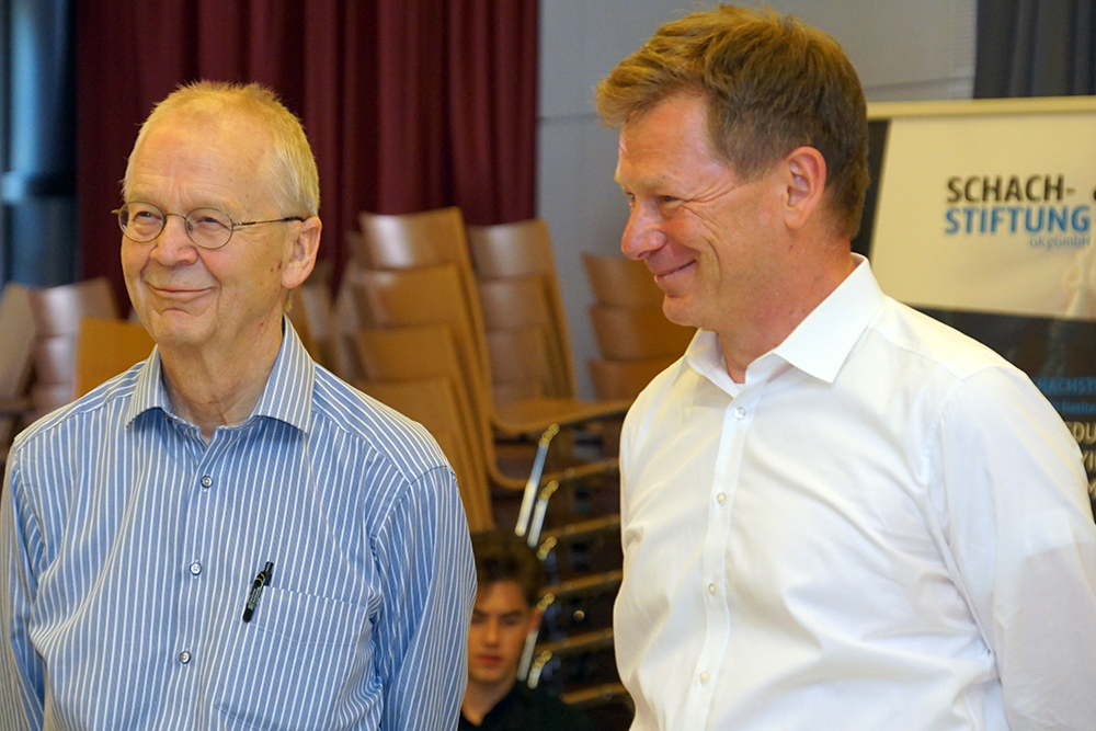 Dr. Helmut Pfleger und Richard Lutz (Vorsitzender des Vorstands der Deutschen Bahn)