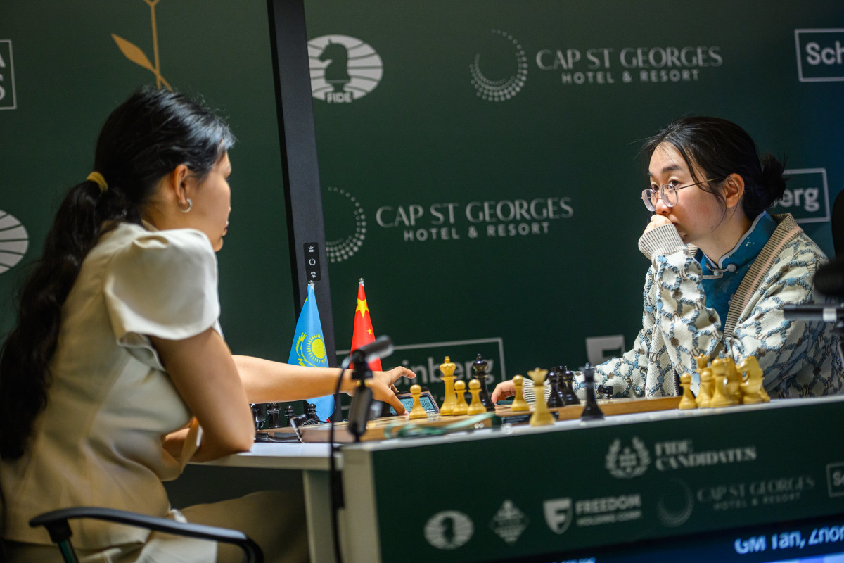 Bibisara Assaubayeva, Tan Zhongyi