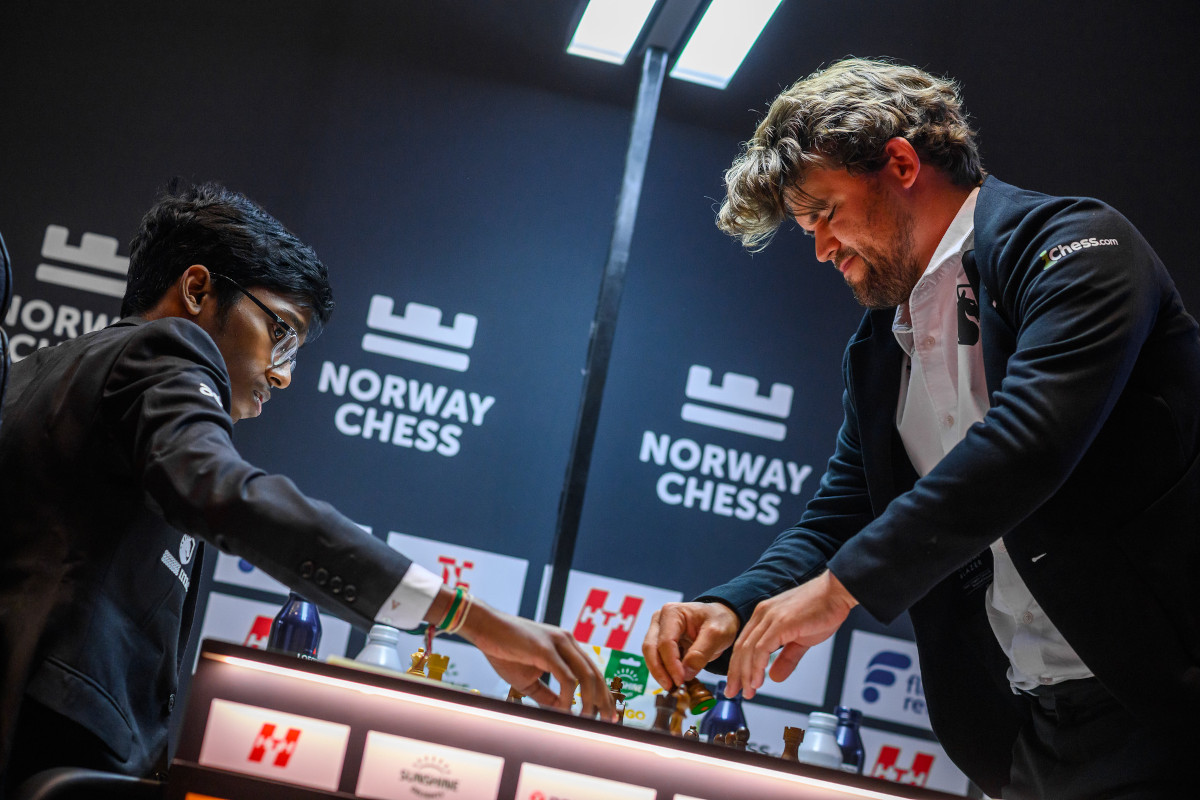 Praggnanandhaa Rameshbabu, Magnus Carlsen
