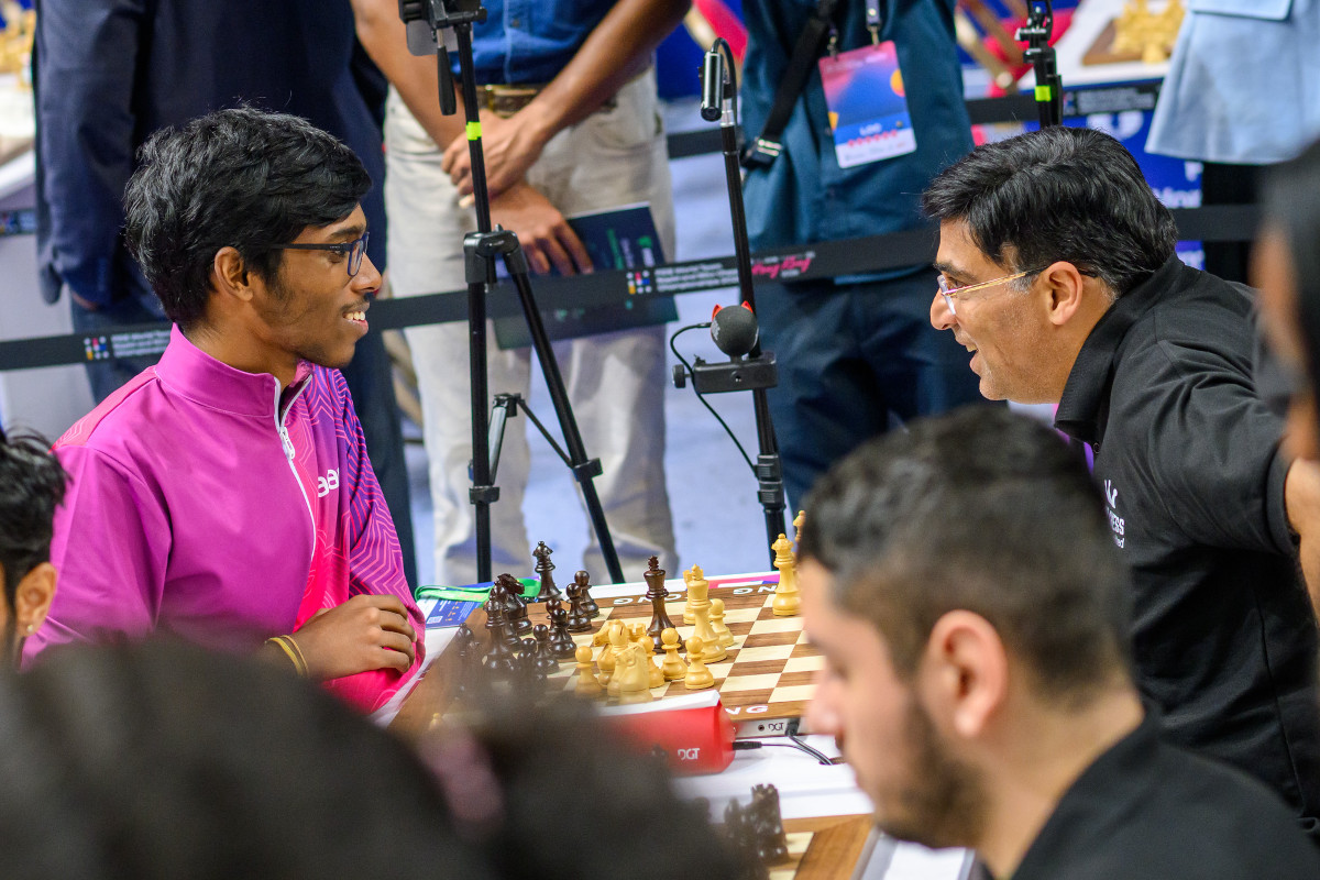 Praggnanandhaa Rameshbabu, Viswanathan Anand