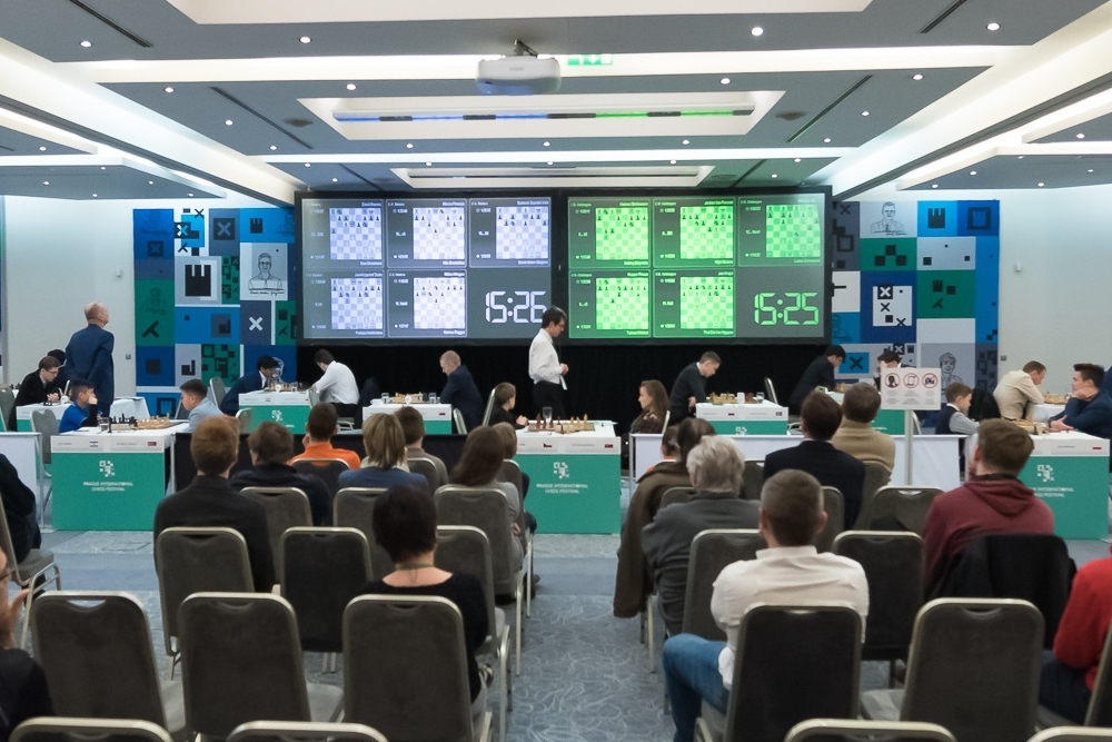 Keymer a Abdusattorov na Pražském šachovém festivalu