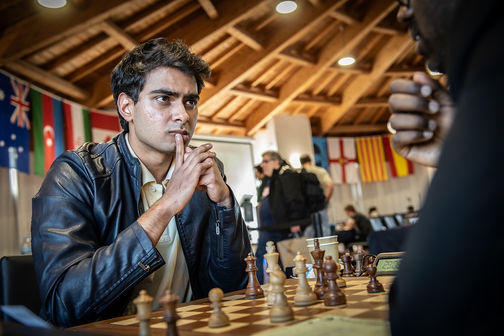 Abhimanyu Puranik gewinnt das Open in Sitges ChessBase