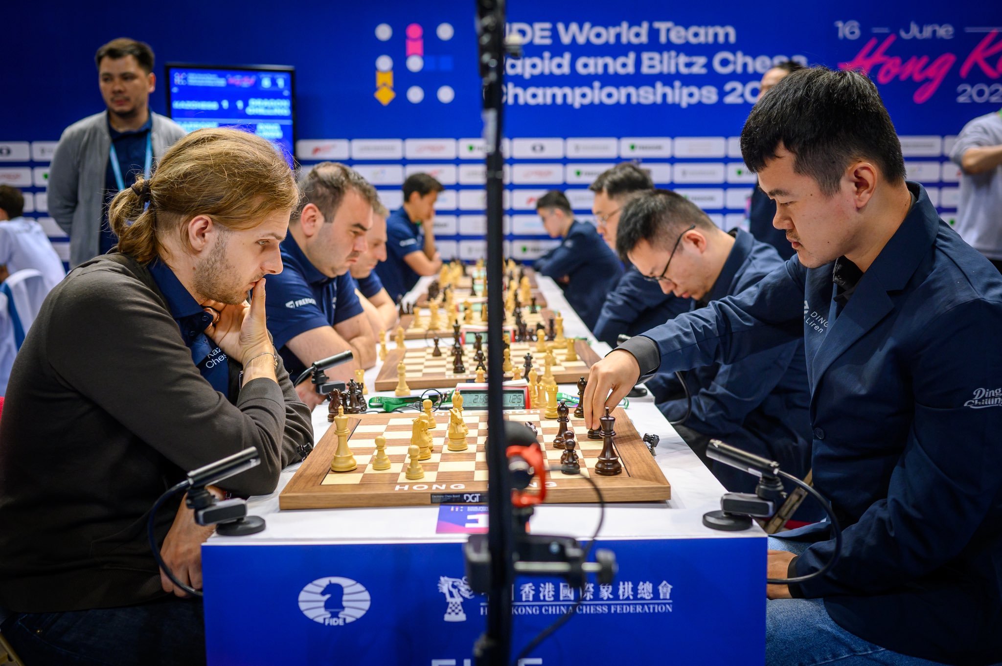 Chess news — Dragon Chilling gewinnt Rapid Team WM - Carlsens Krise setzt sich fort