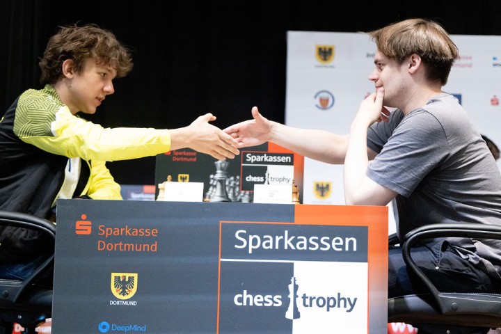 Chess news — Dortmund: Korchynskyi remisiert gegen Blübaum
