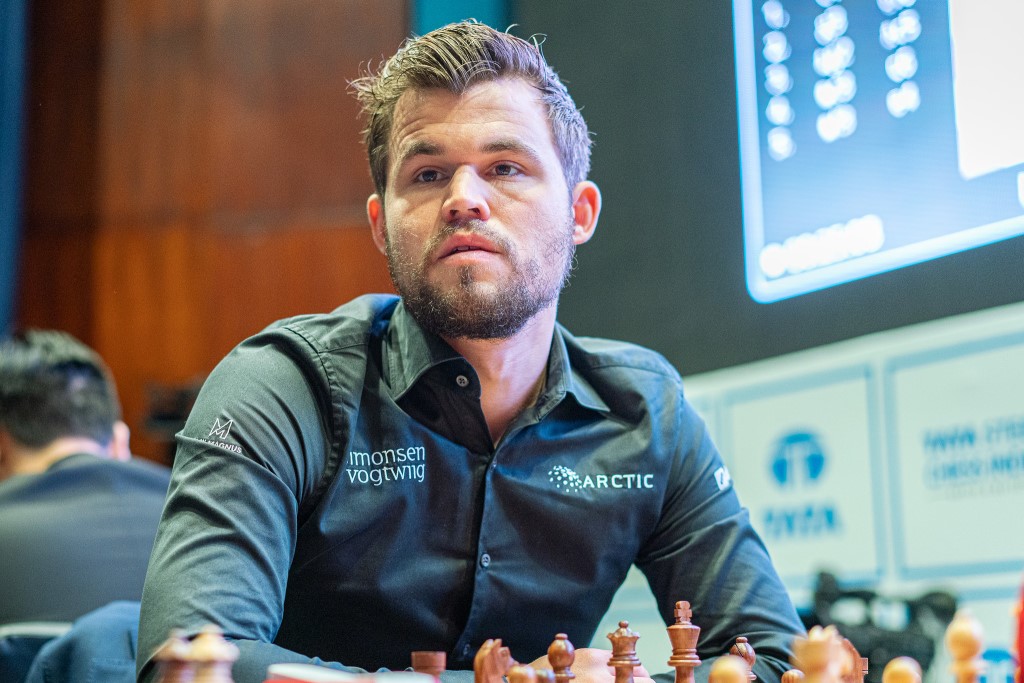 Carlsen verwehrt Nakamura in einem spannenden Finale den sechsten